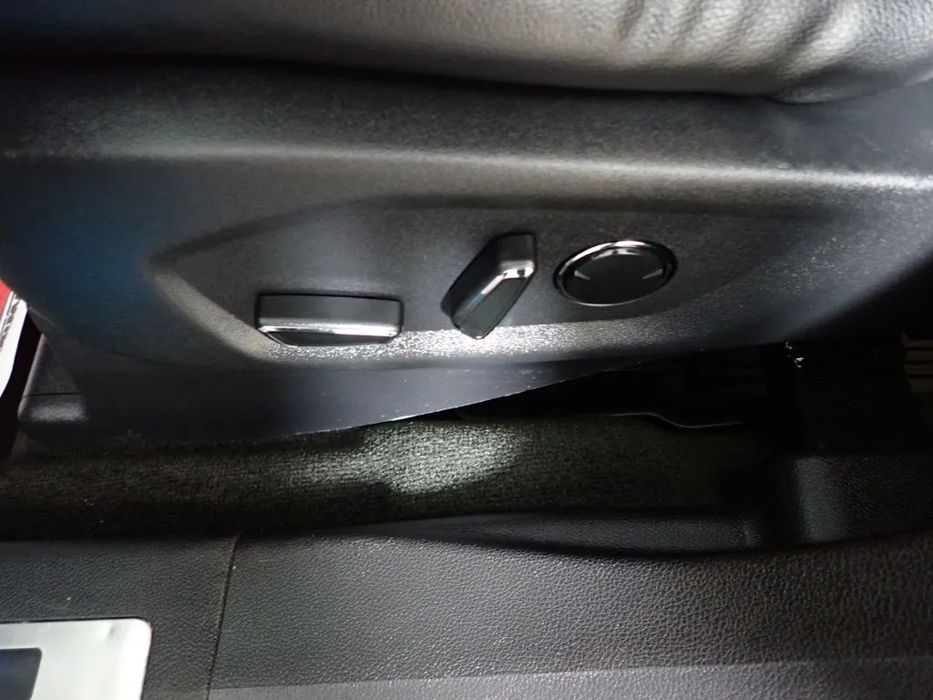 Ford Explorer photo 26