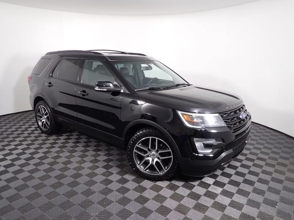 Ford Explorer photo 9