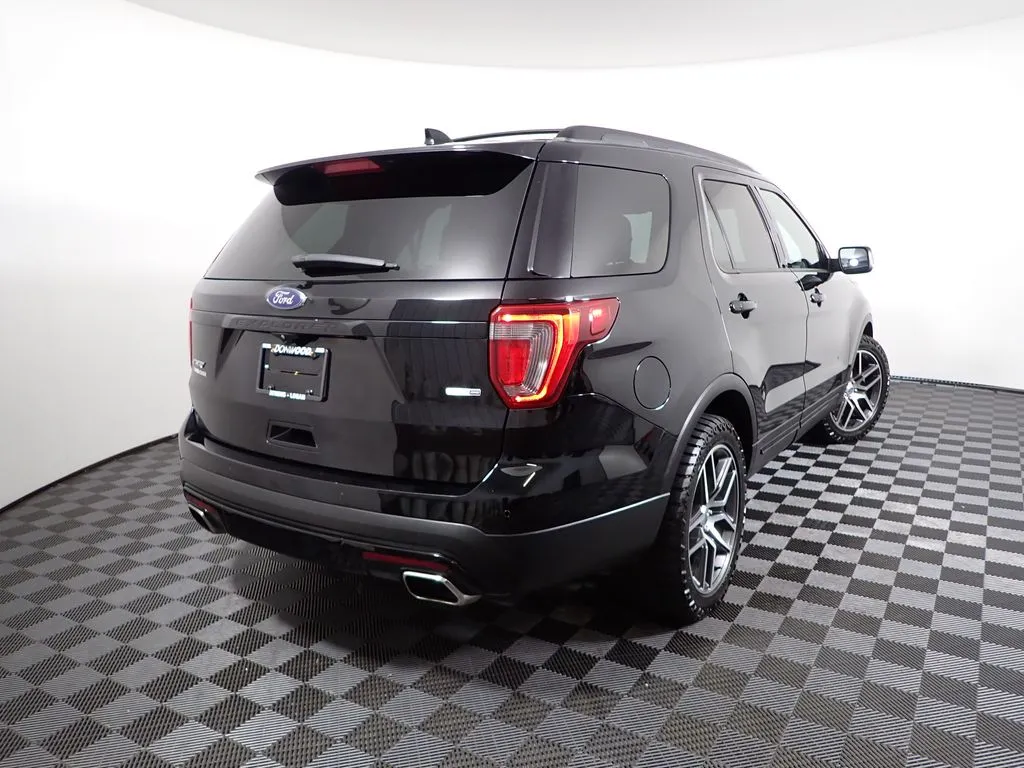 Ford Explorer photo 20