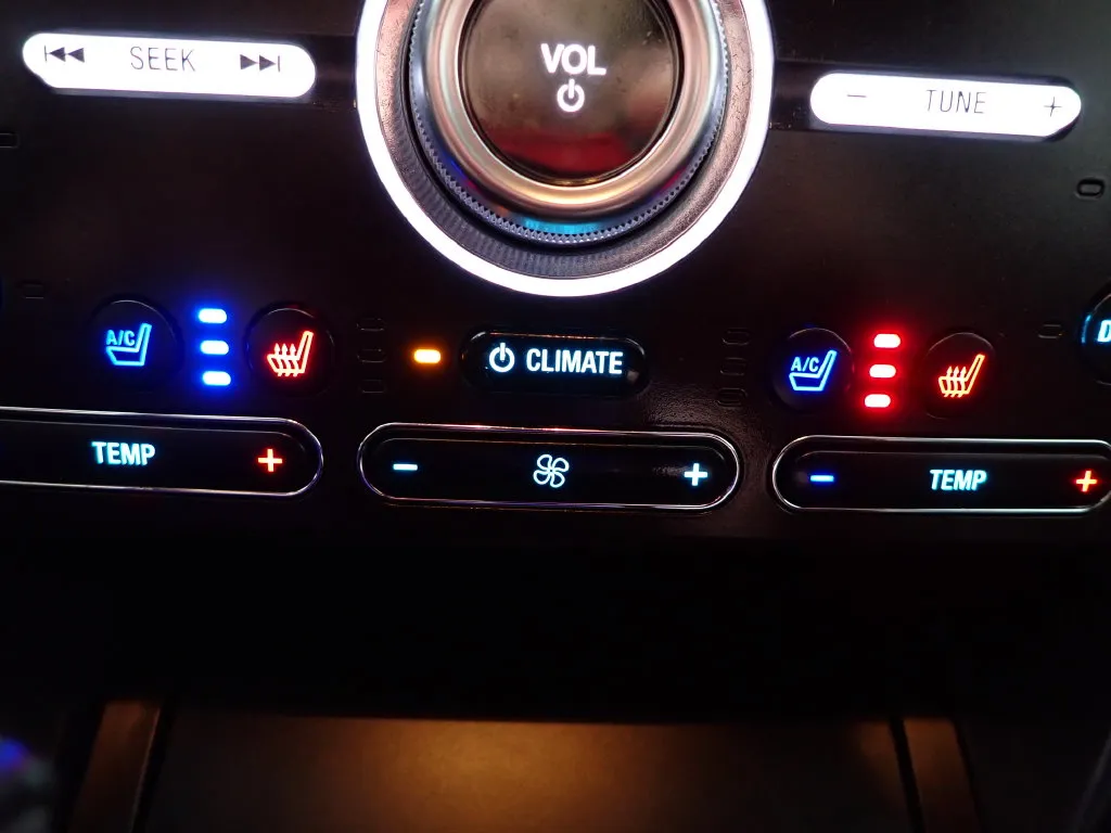 Ford Explorer photo 7