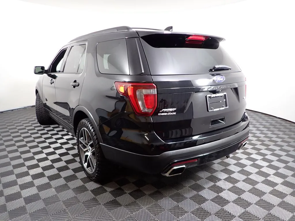 Ford Explorer photo 14