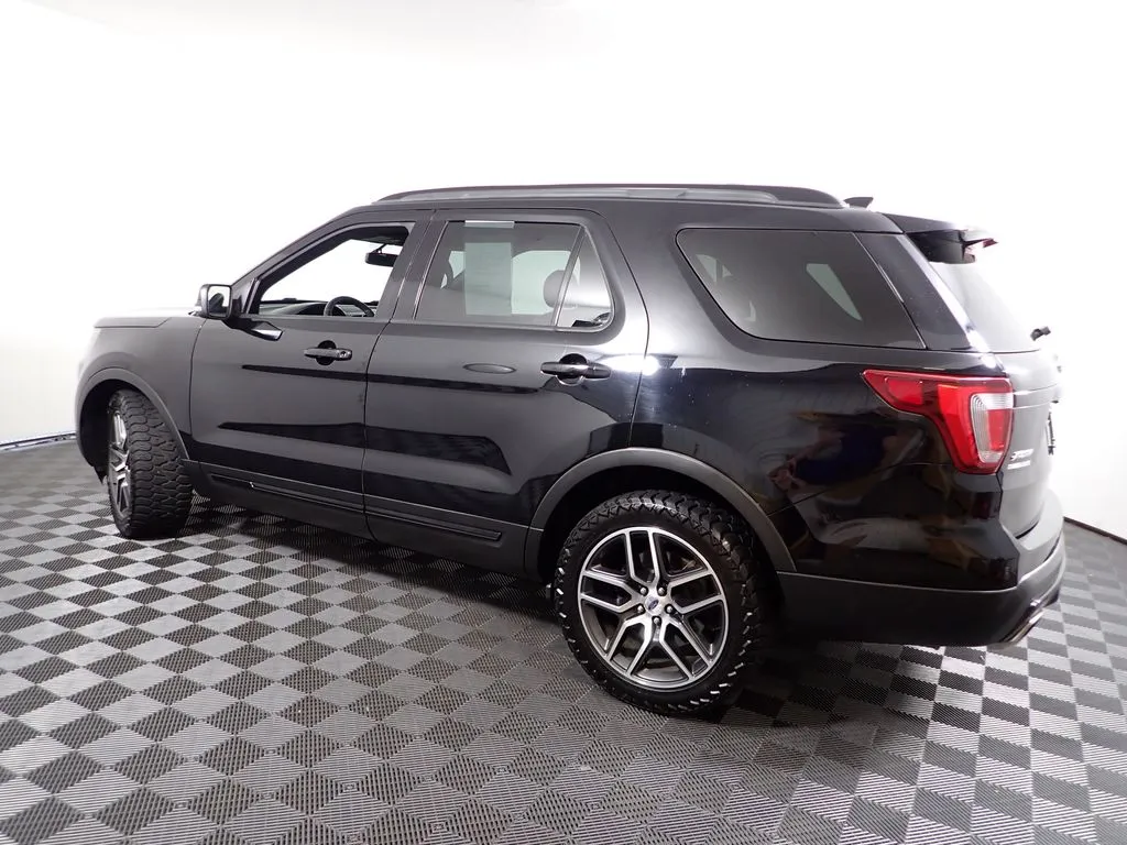 Ford Explorer photo 13