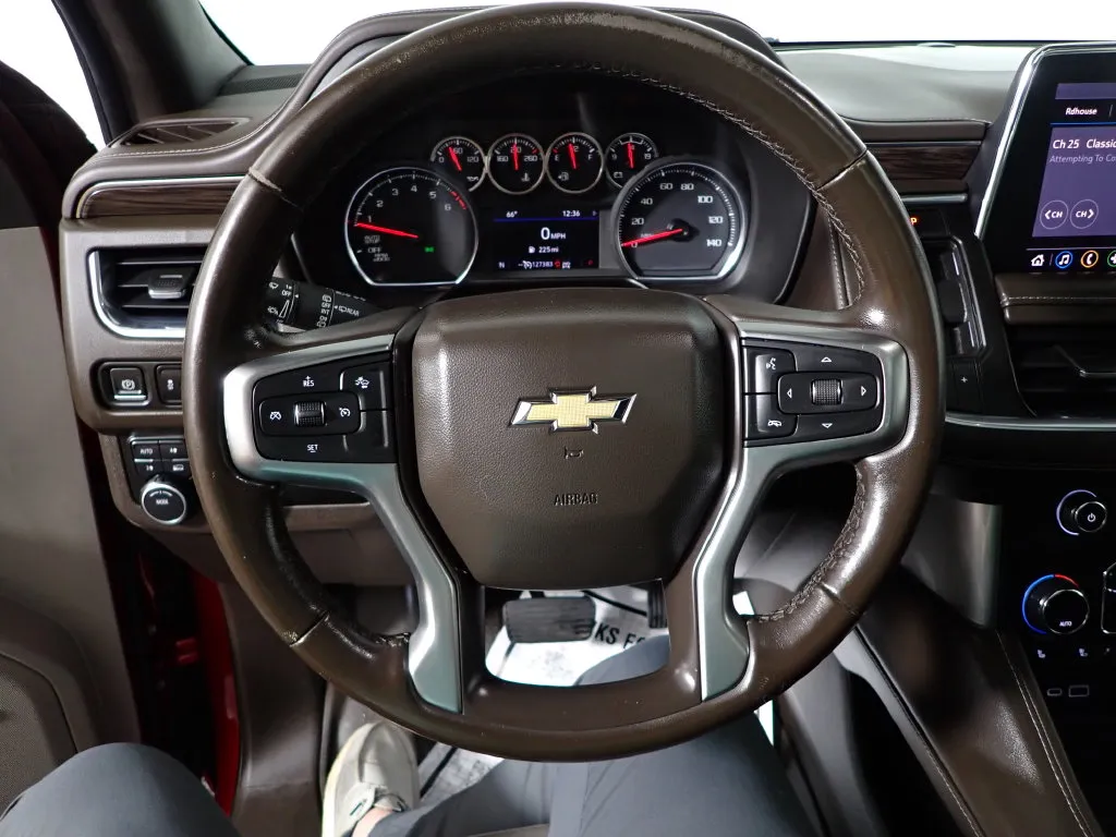 2021 Chevrolet Suburban LT - Photo 30