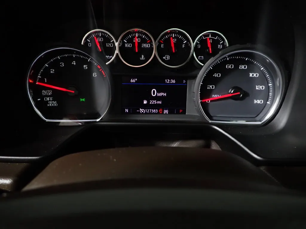 2021 Chevrolet Suburban LT - Photo 29