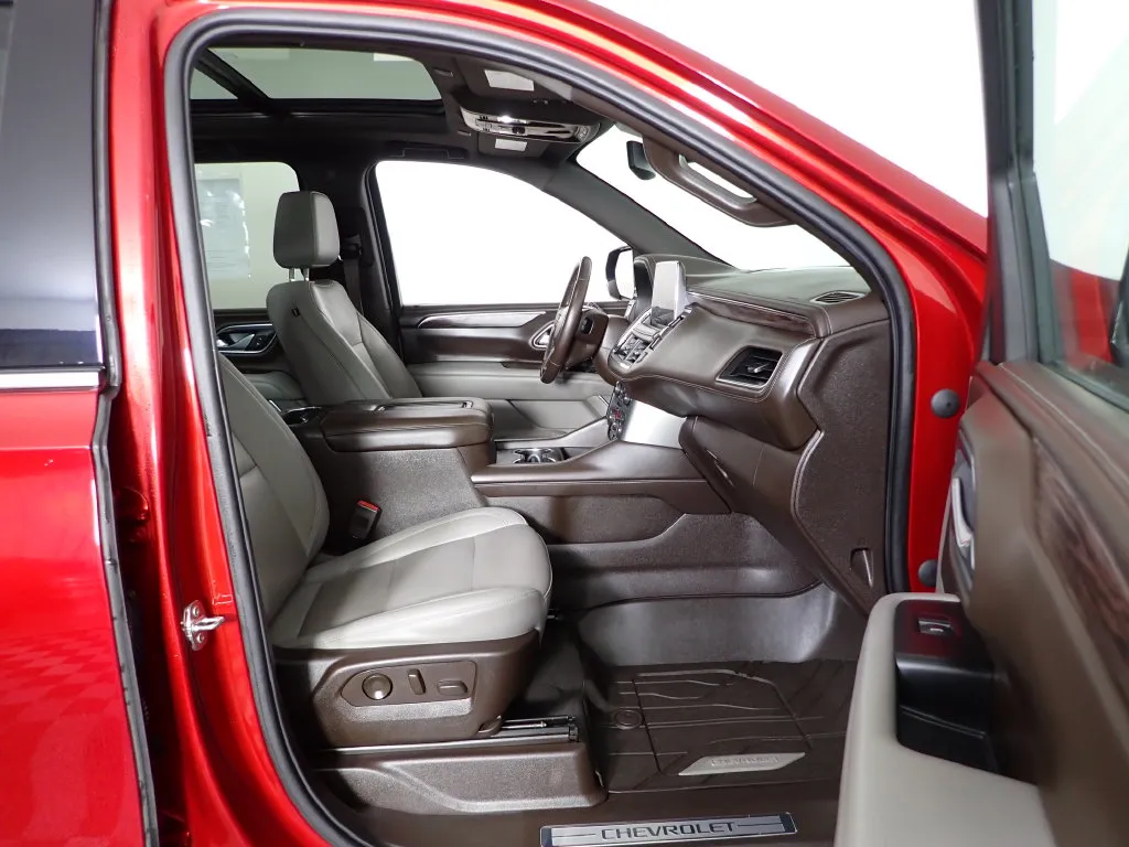 2021 Chevrolet Suburban LT - Photo 43