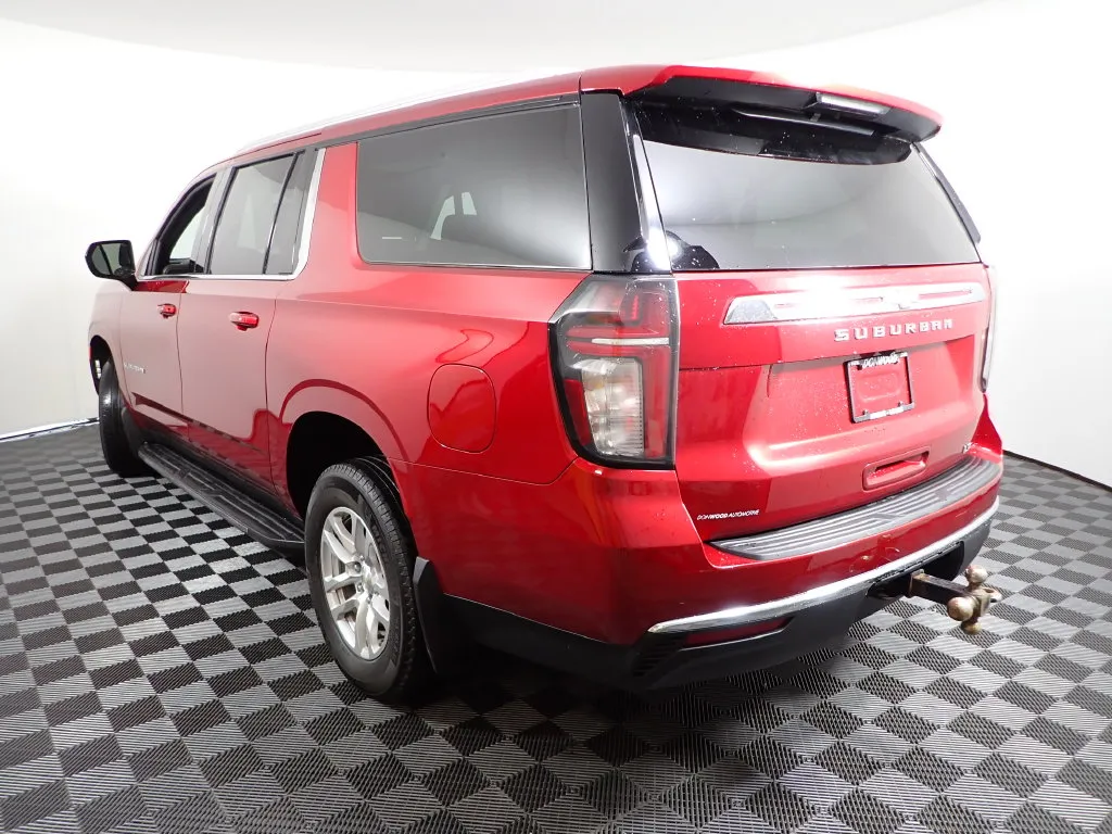 2021 Chevrolet Suburban LT - Photo 14