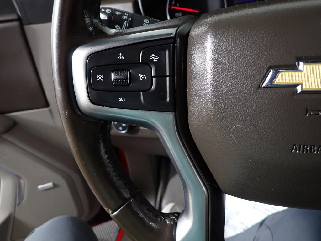 2021 Chevrolet Suburban LT - Photo 31