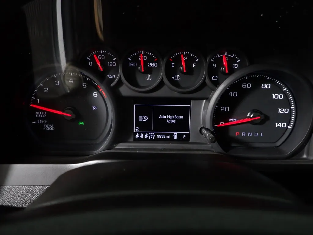 Chevrolet Silverado photo 25