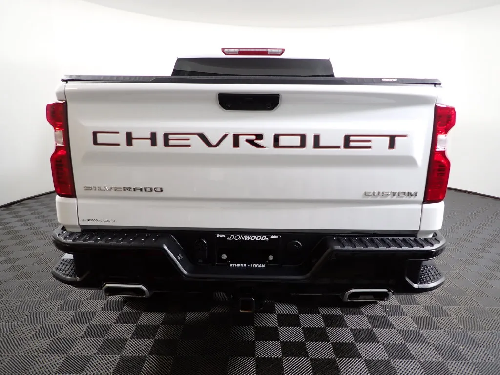 Chevrolet Silverado photo 13