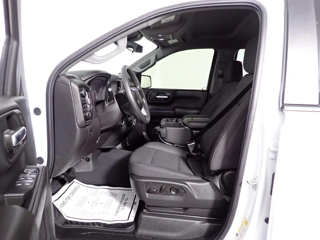 Chevrolet Silverado photo 21
