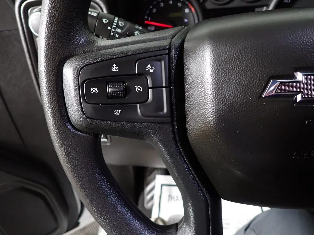 Chevrolet Silverado photo 27