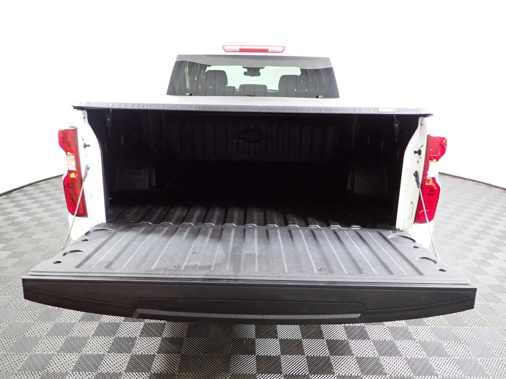 Chevrolet Silverado photo 15