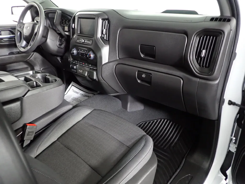 Chevrolet Silverado photo 38
