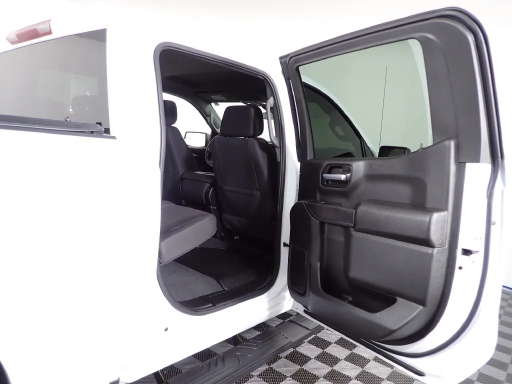 Chevrolet Silverado photo 34