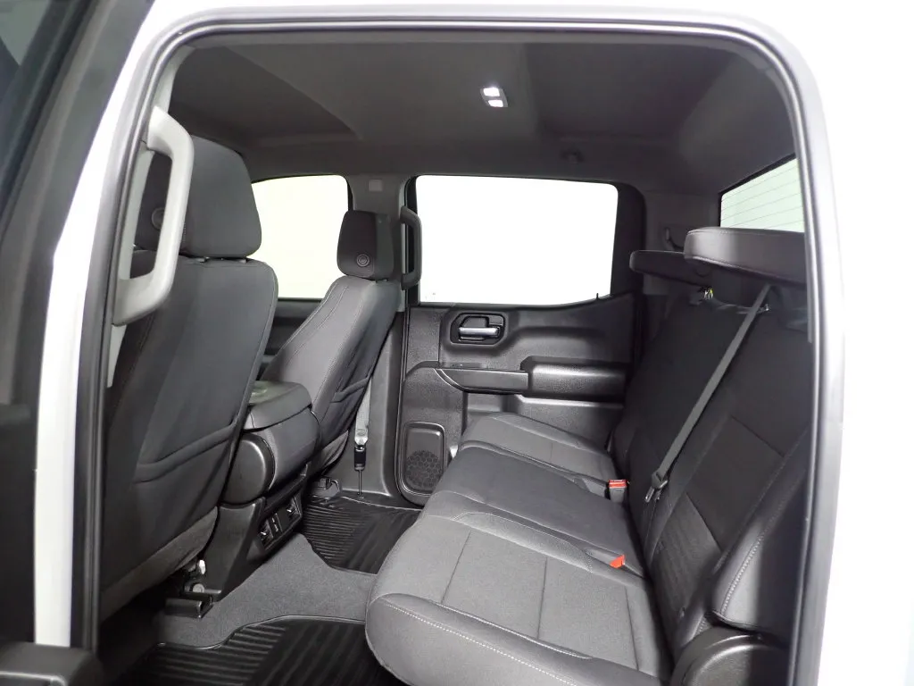 Chevrolet Silverado photo 33