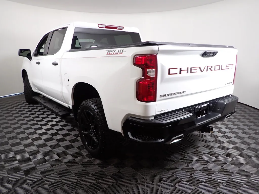 Chevrolet Silverado photo 12