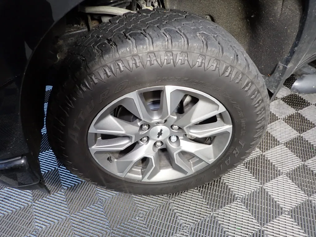 Chevrolet Silverado photo 38