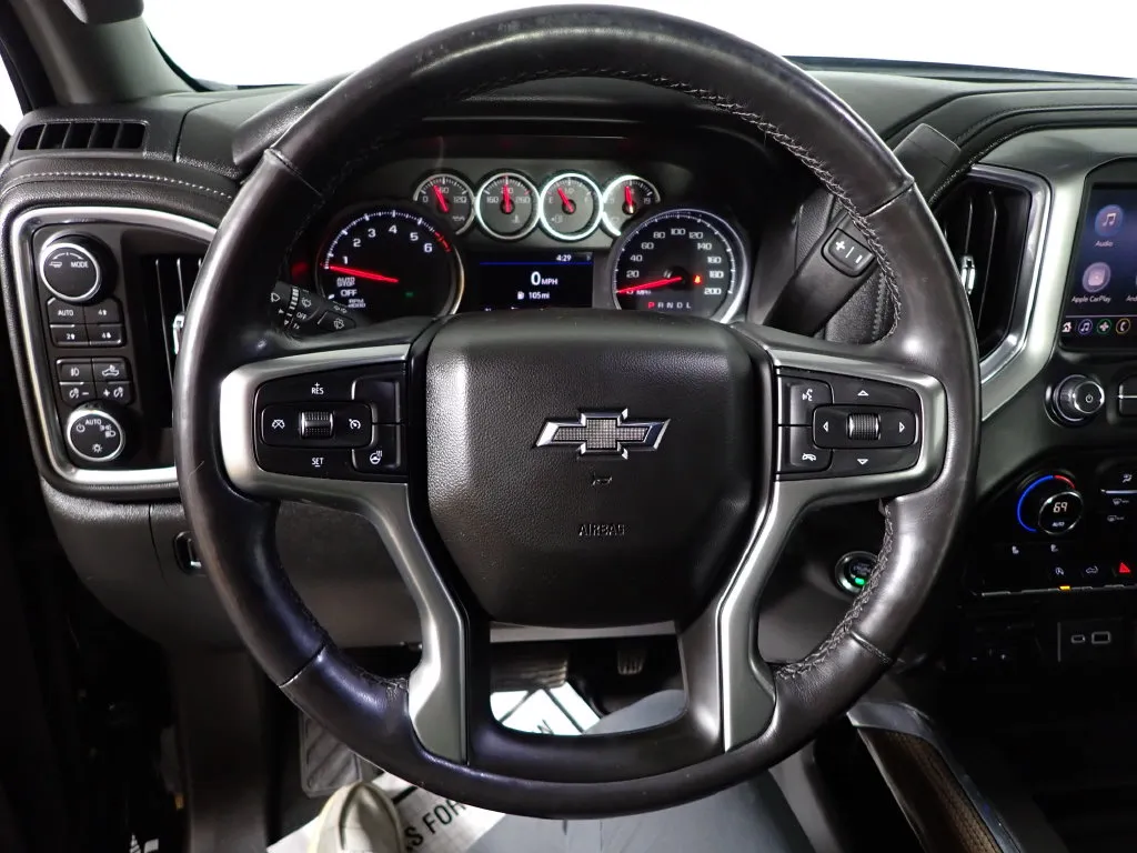 Chevrolet Silverado photo 24