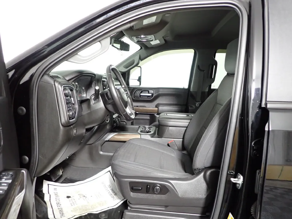 Chevrolet Silverado photo 19