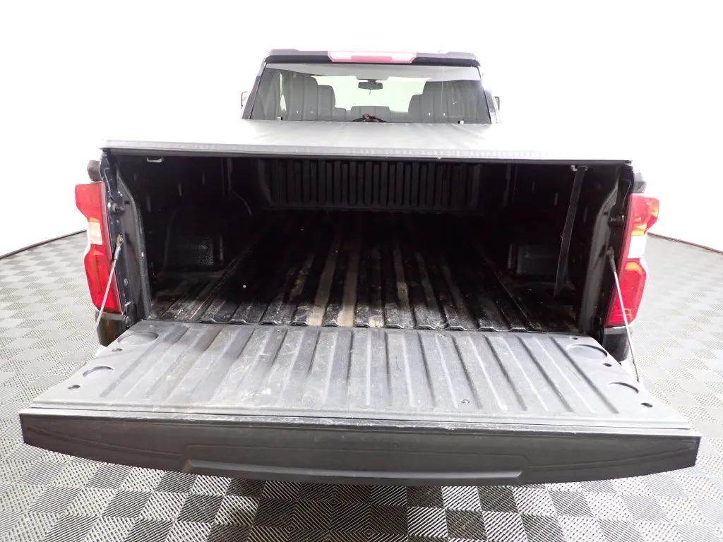 Chevrolet Silverado photo 14