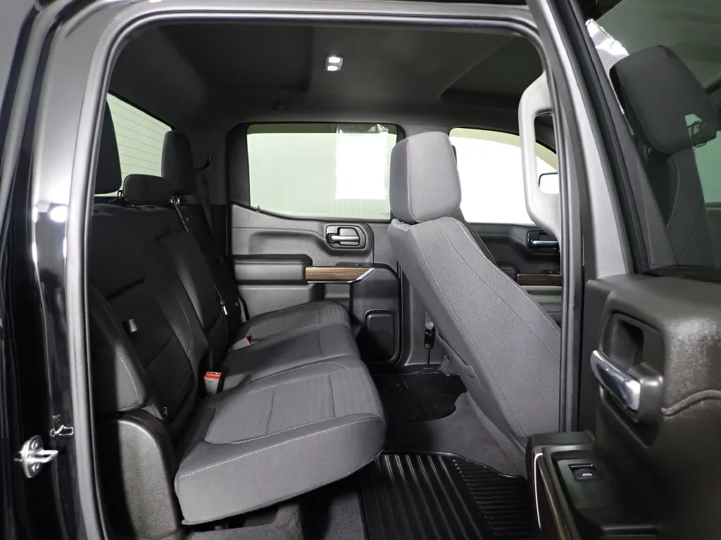 Chevrolet Silverado photo 33