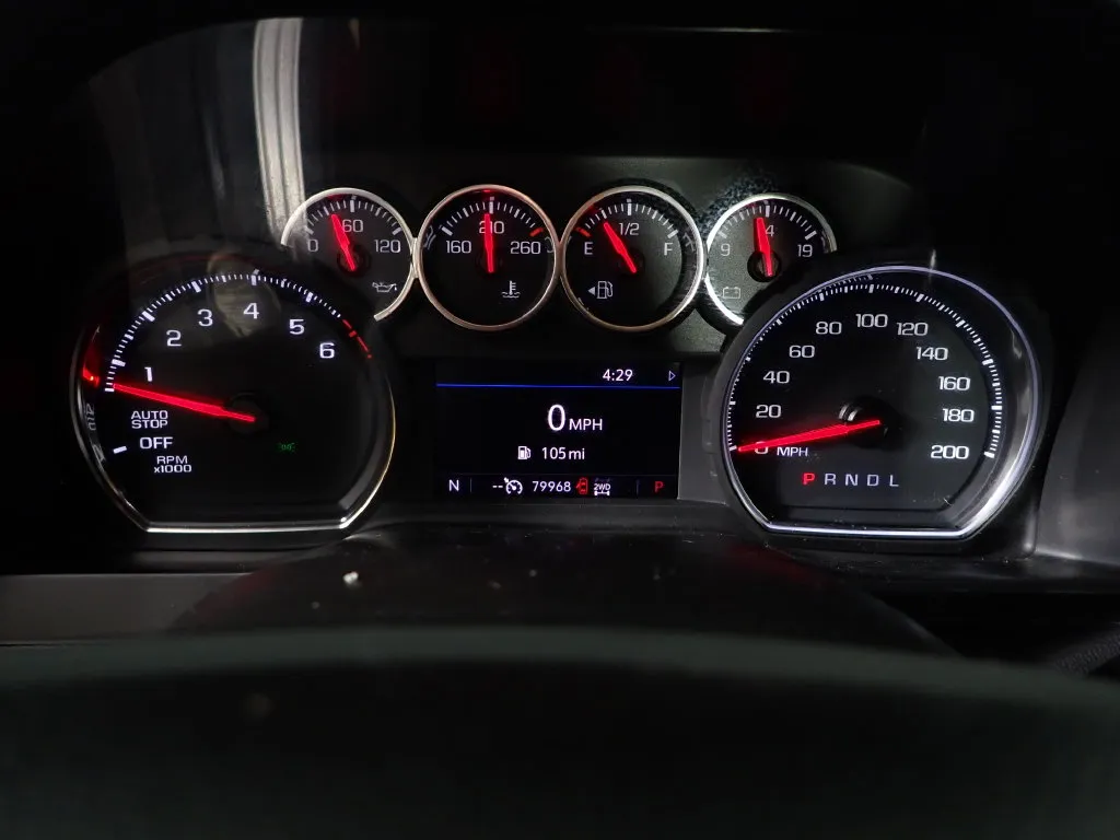 Chevrolet Silverado photo 23