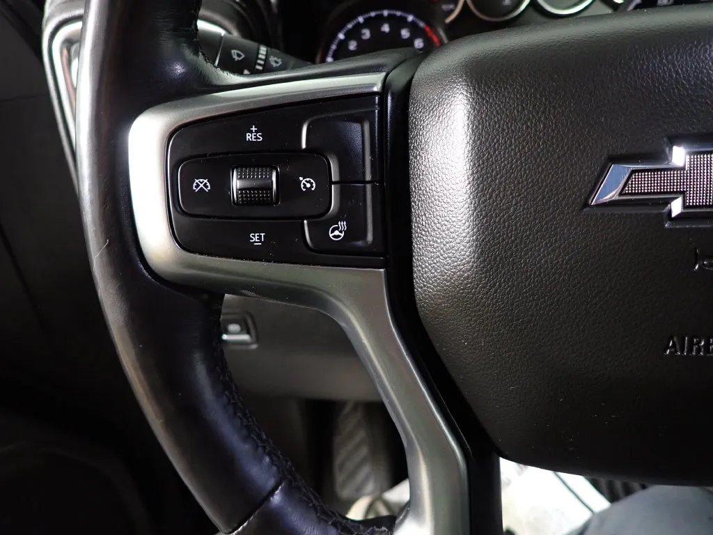 Chevrolet Silverado photo 25