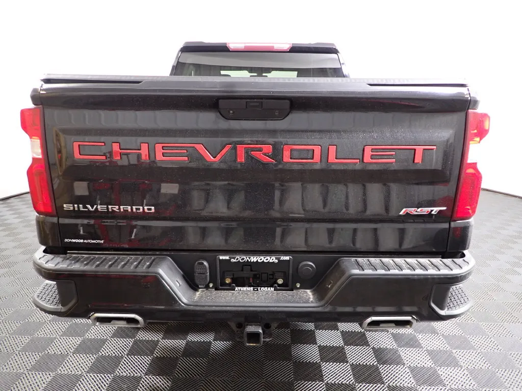 Chevrolet Silverado photo 13