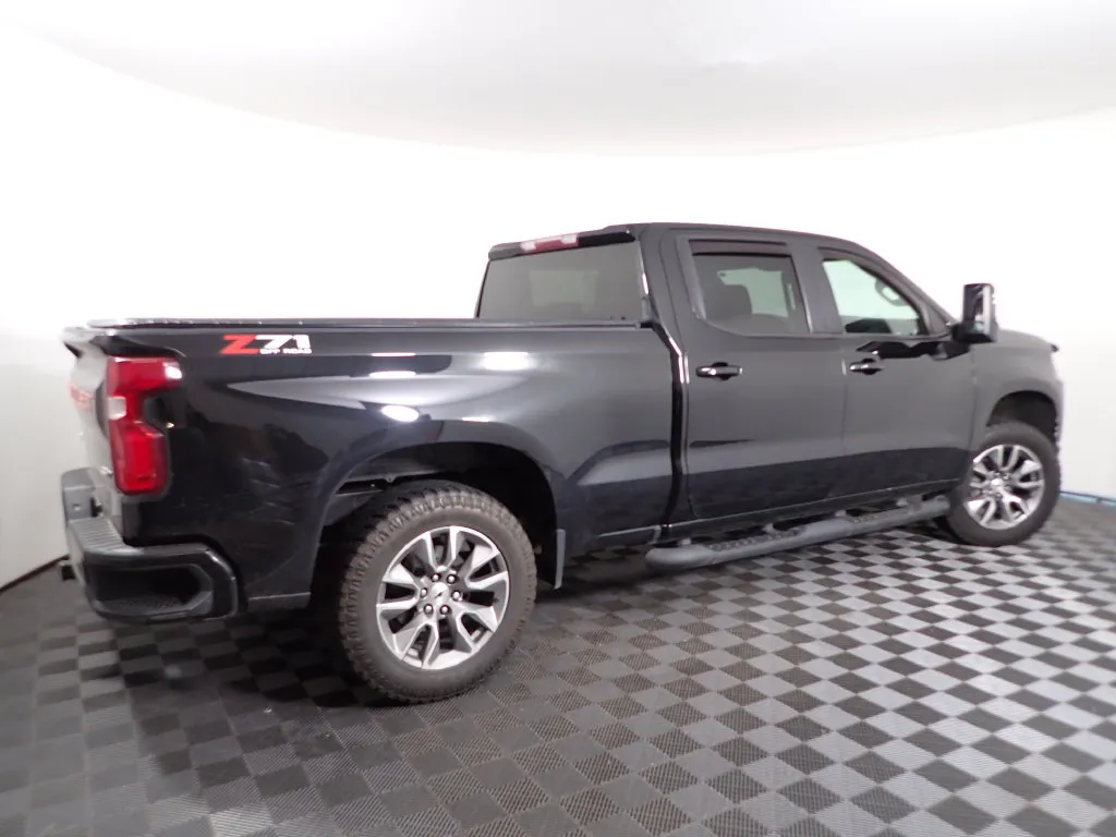 Chevrolet Silverado photo 16