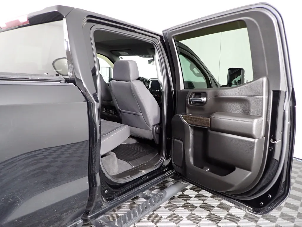 Chevrolet Silverado photo 32