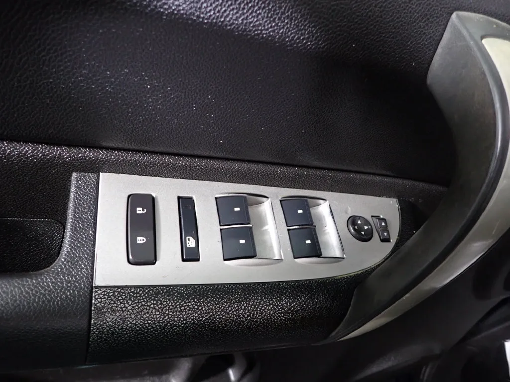 Chevrolet 3500HD photo 17