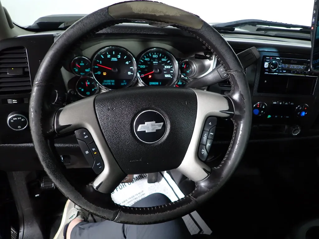 Chevrolet 3500HD photo 21