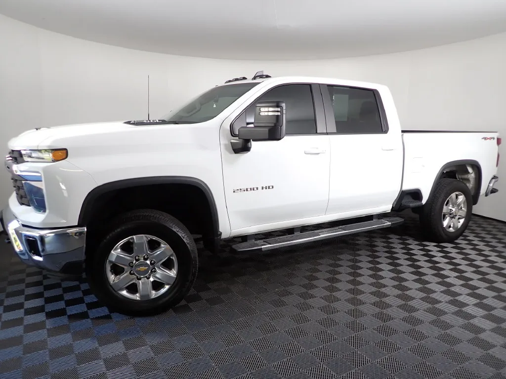 Chevrolet Silverado photo 11