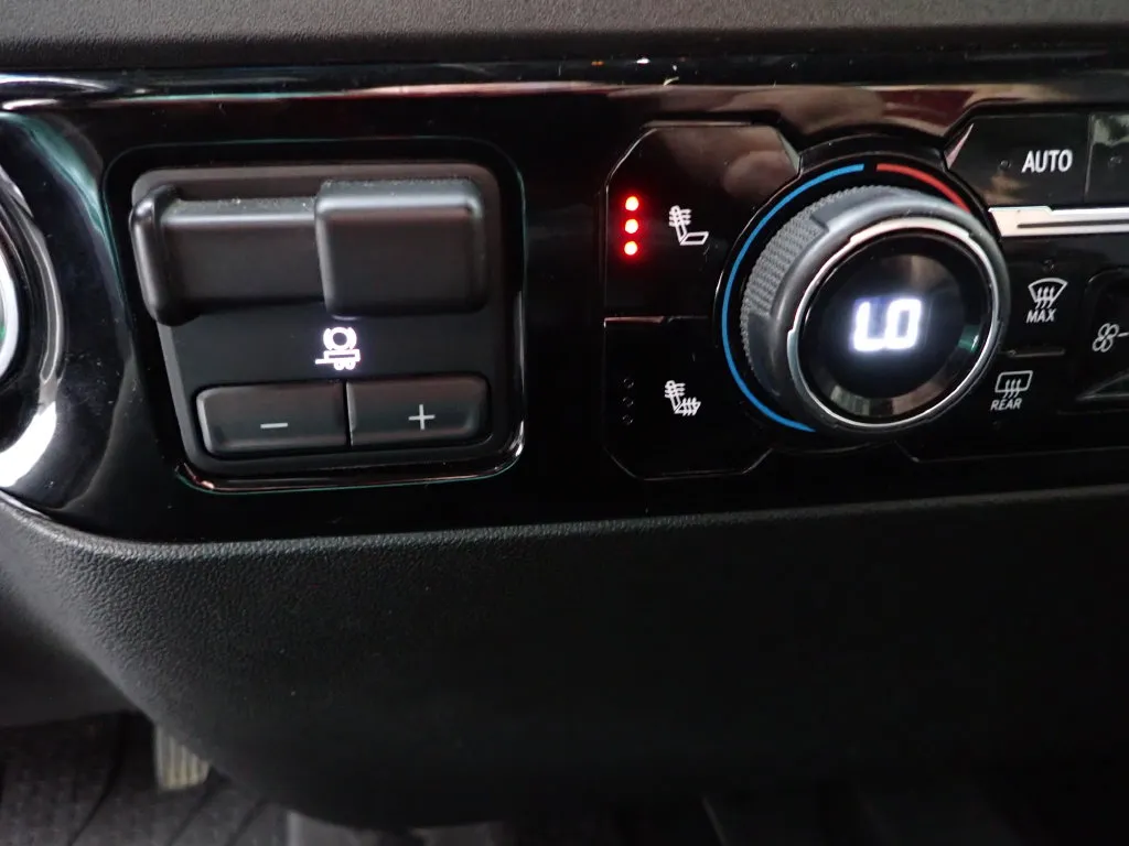 Chevrolet Silverado photo 7