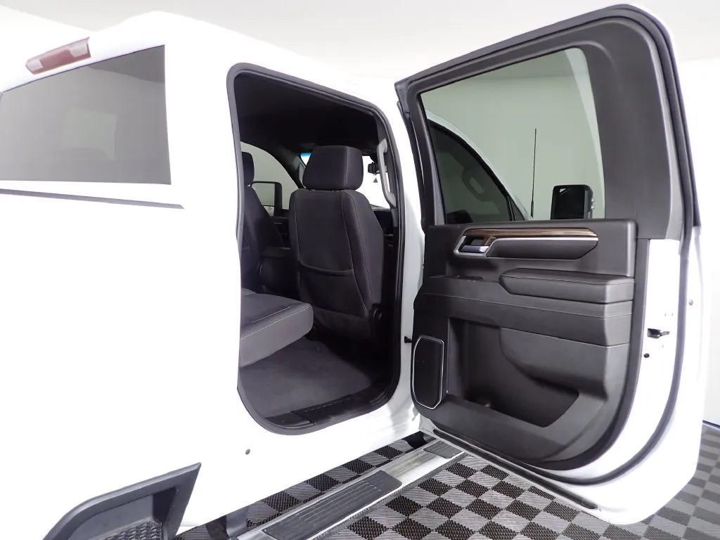 Chevrolet Silverado photo 33