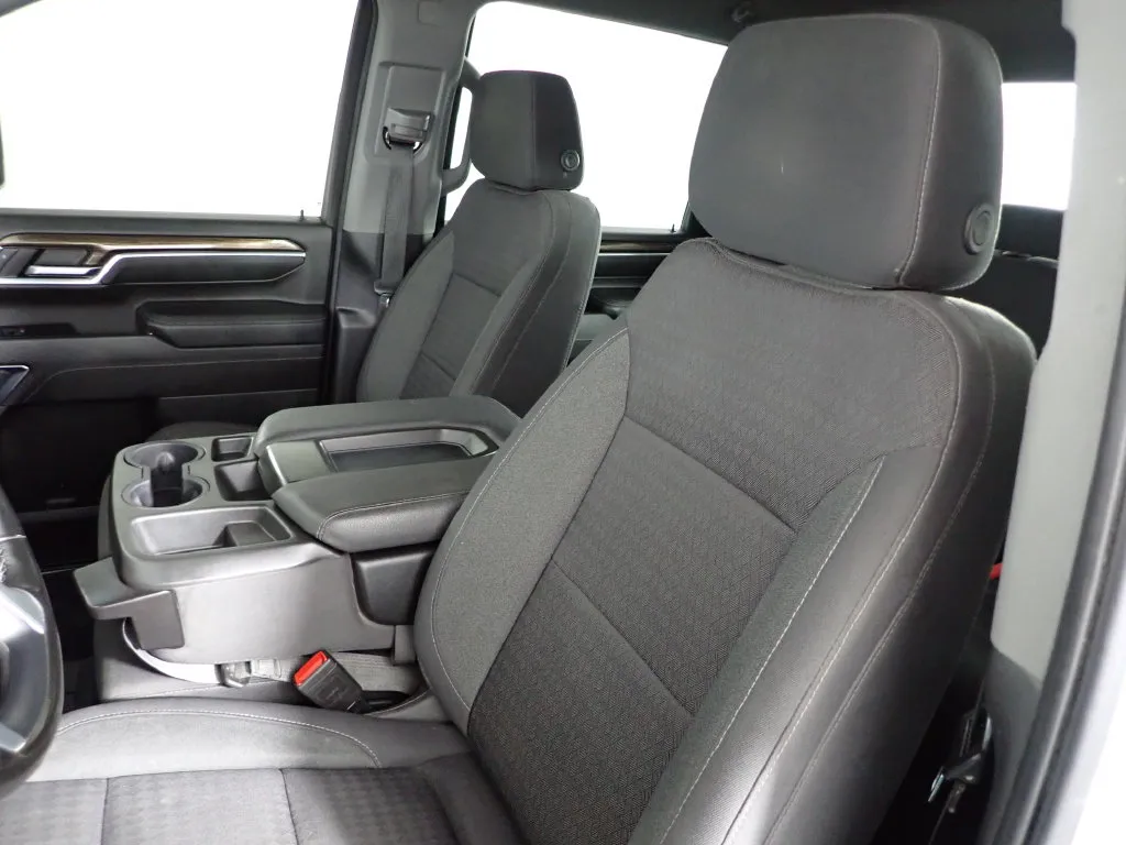 Chevrolet Silverado photo 21