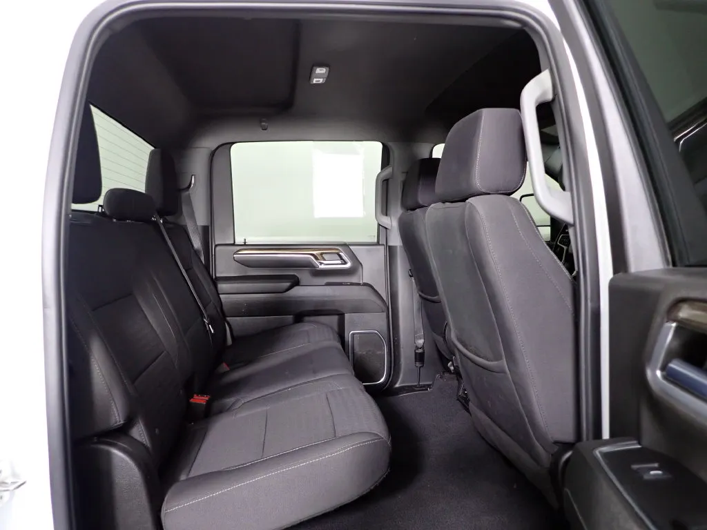 Chevrolet Silverado photo 34
