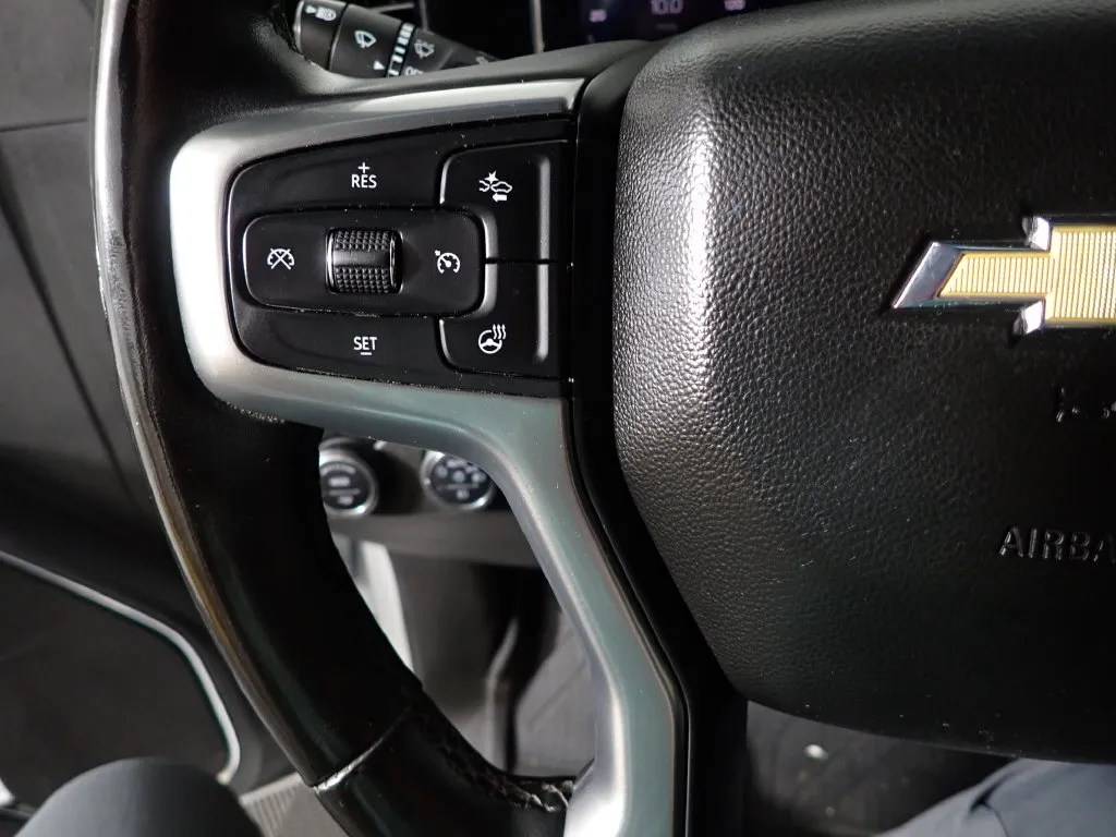 Chevrolet Silverado photo 26