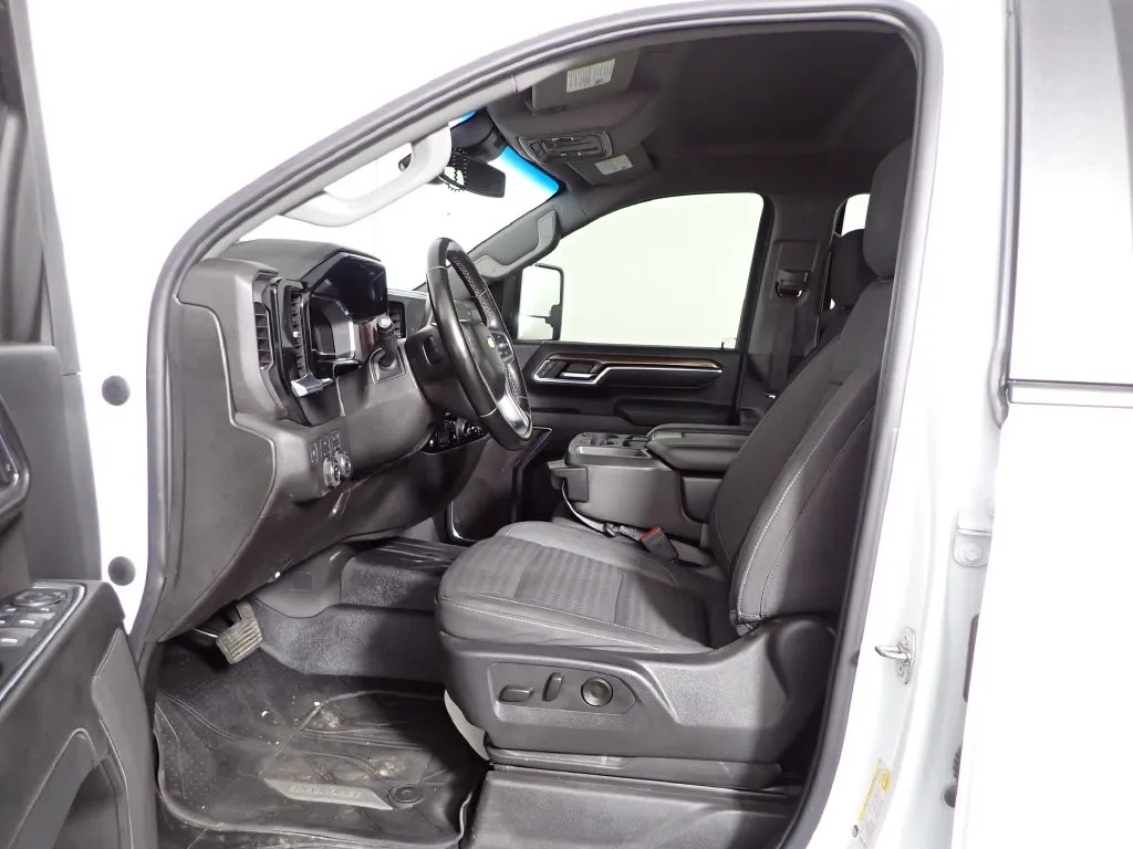 Chevrolet Silverado photo 20