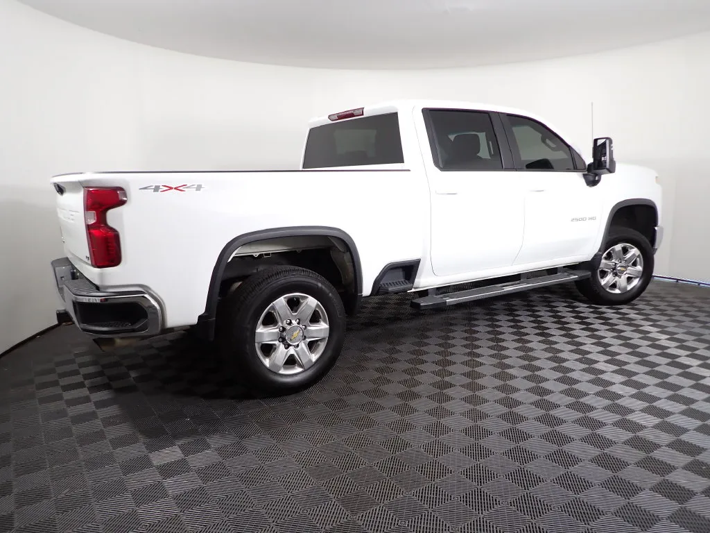 Chevrolet Silverado photo 17