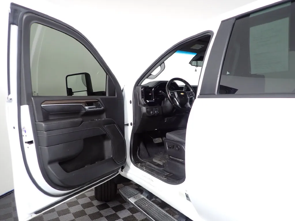 Chevrolet Silverado photo 18