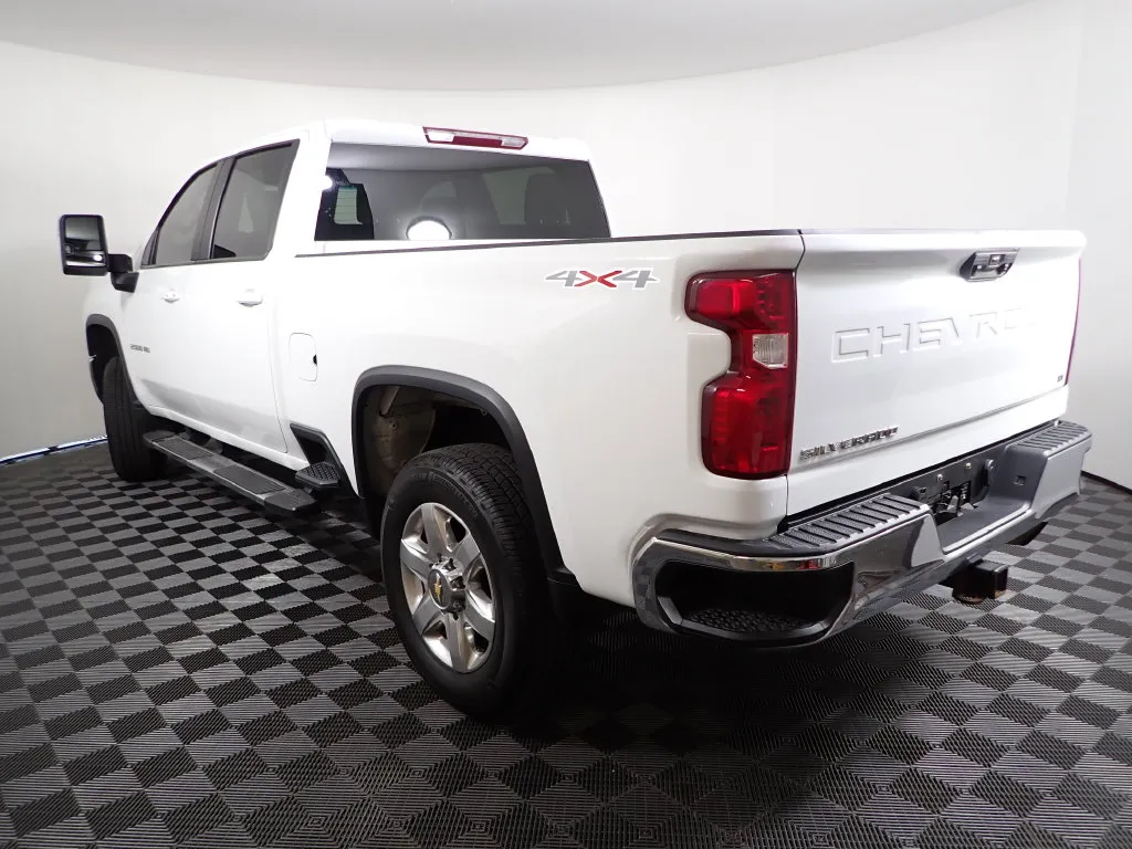 Chevrolet Silverado photo 13