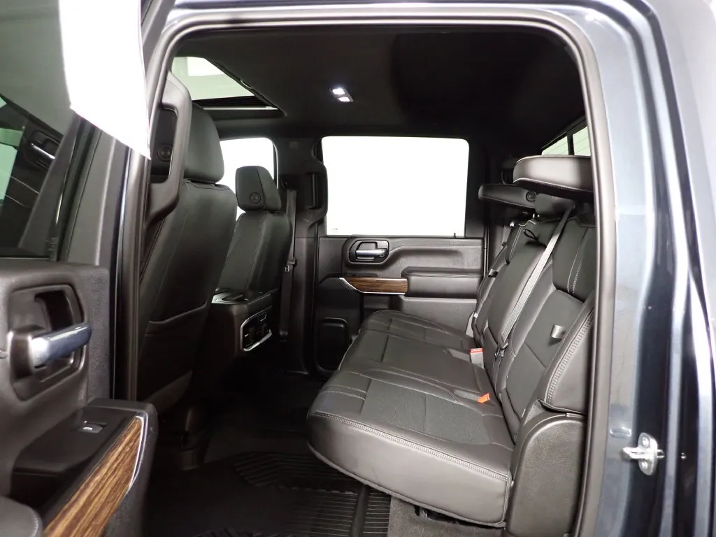Chevrolet 3500HD photo 36