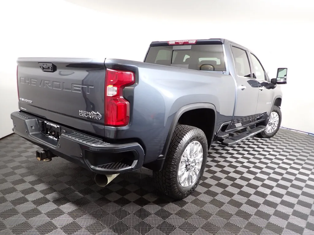 Chevrolet 3500HD photo 18