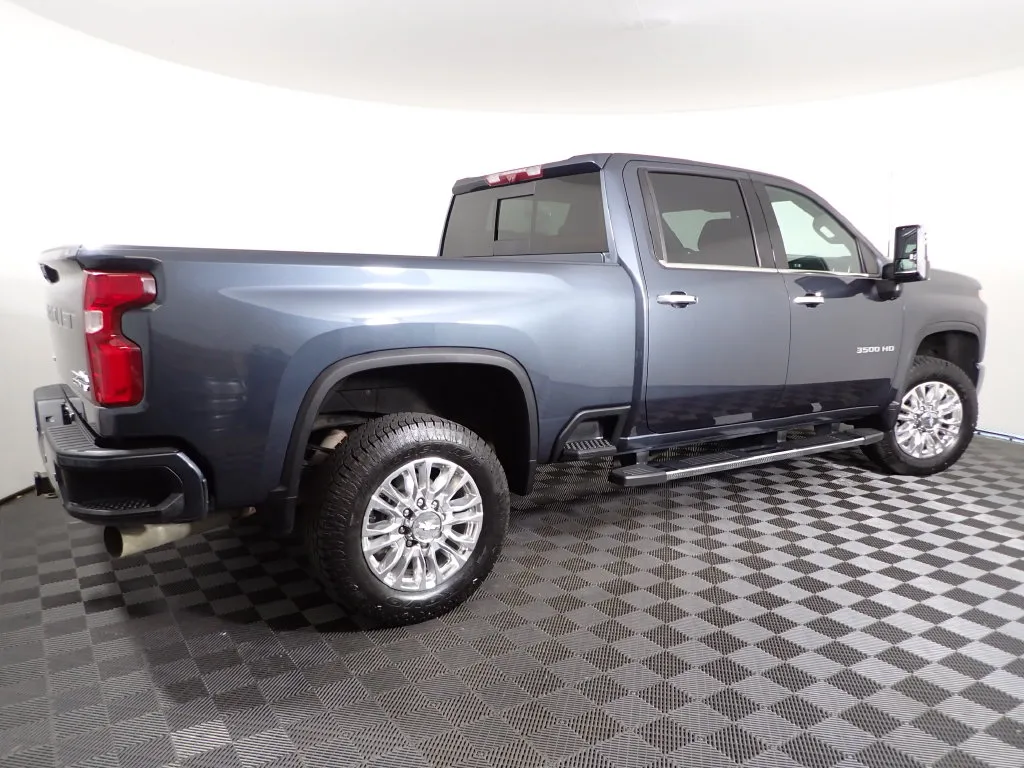 Chevrolet 3500HD photo 19