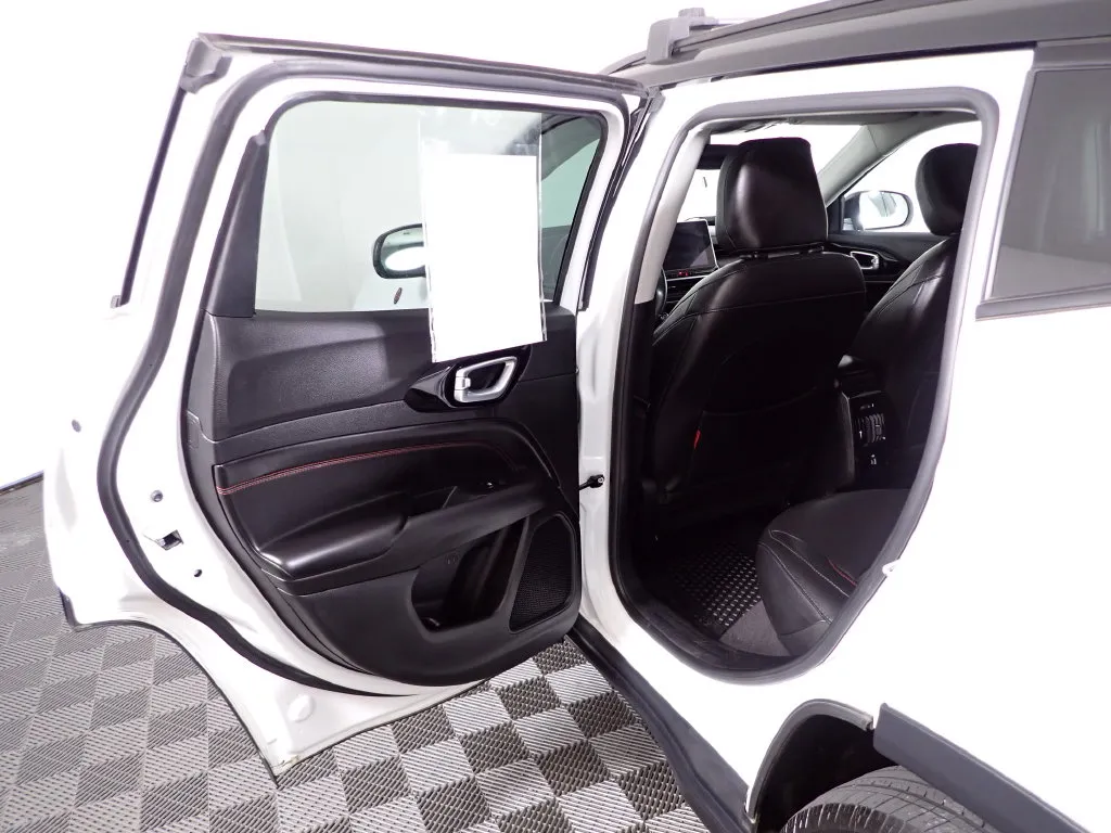 Jeep Compass photo 30