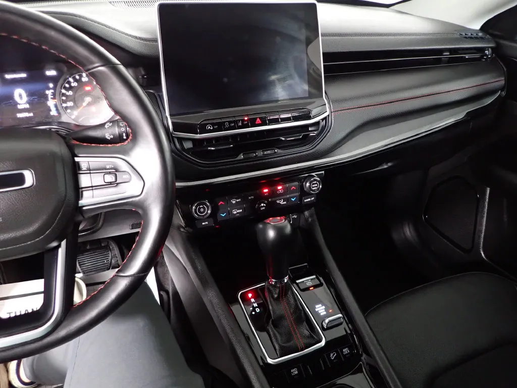 Jeep Compass photo 27