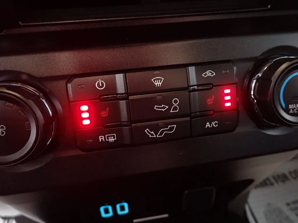 Ford F-150 photo 7