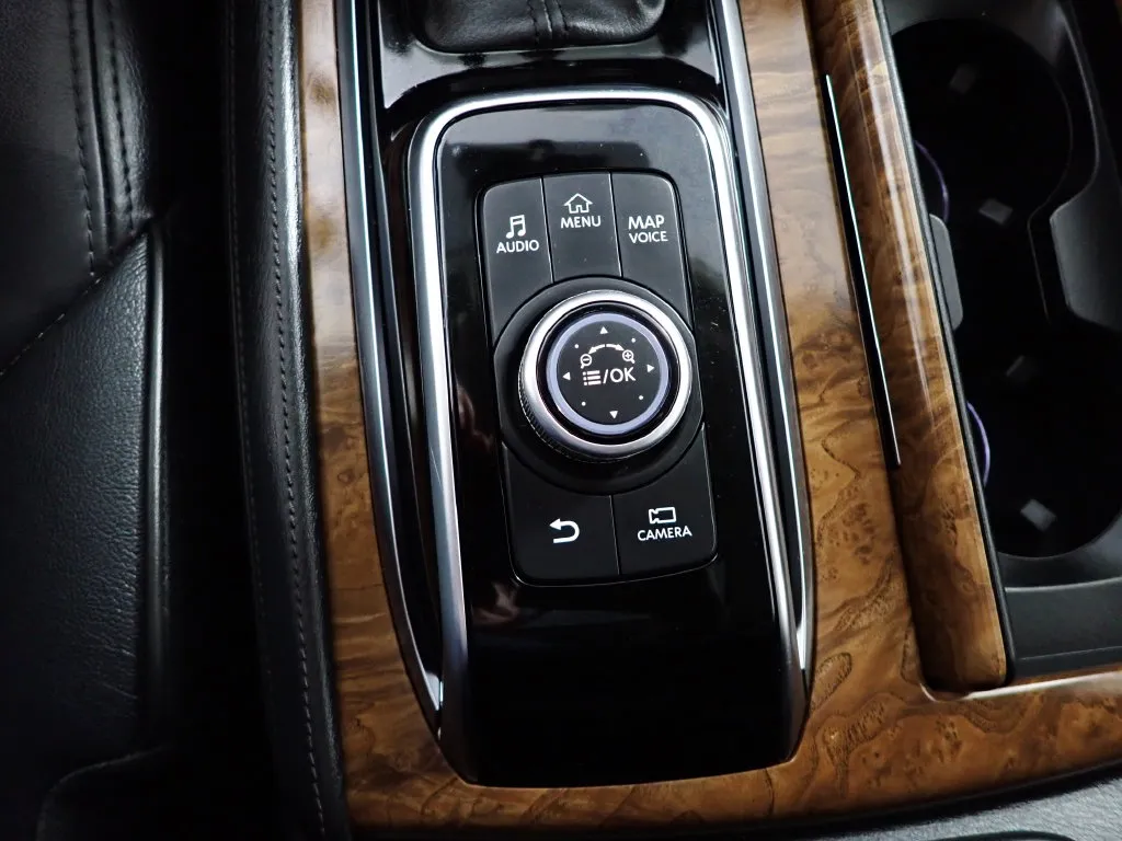 Nissan Armada photo 9