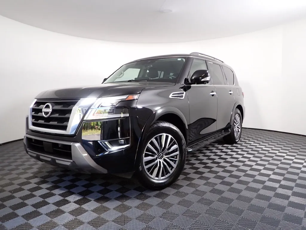 Nissan Armada photo 2